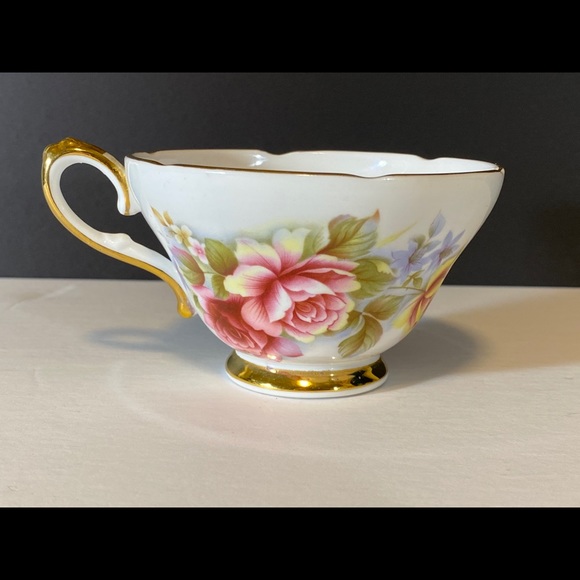 ‏Glass cup of tea Coffe with gold and flowers - Picture 7 of 7